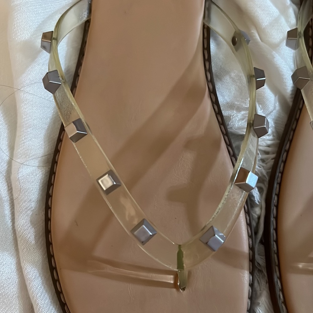 Cute clear flip-flops - Picture 3 of 6